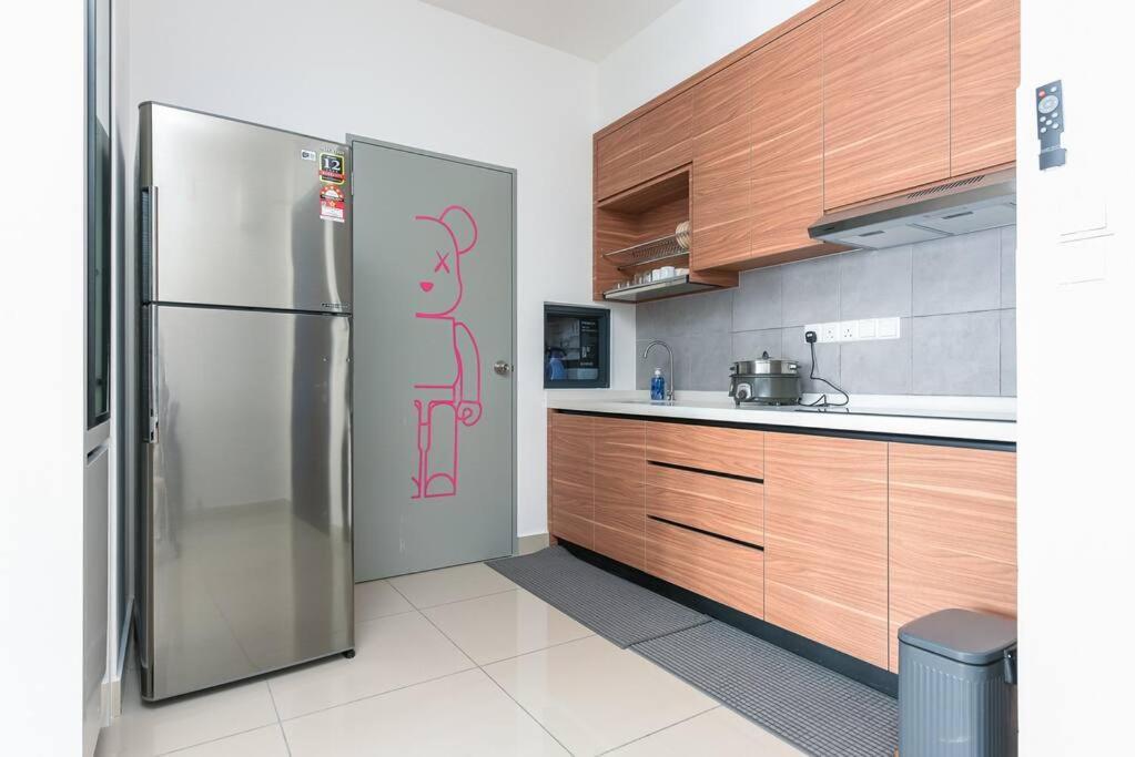 M Vertica By Hlg Re Apartment *